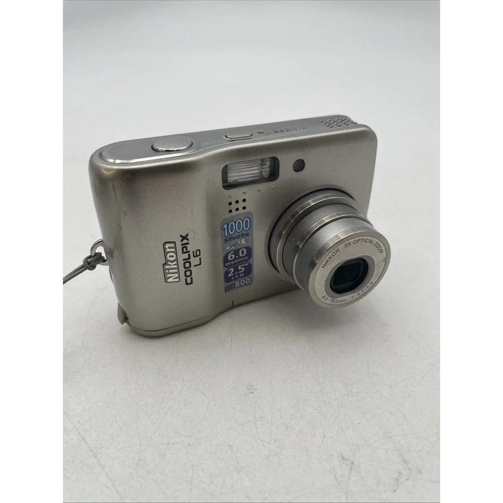 Nikon Coolpix L6 6MP Digital Camera 3X Optical Zoom+CD+Manuals +Case Tested Fine